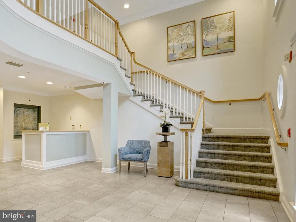6990 FALLS REACH DRIVE Unit: 301