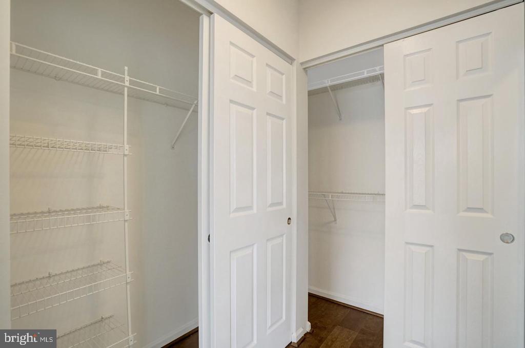6990 FALLS REACH DRIVE Unit: 301