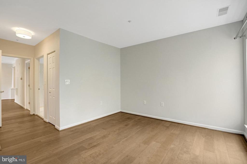 6990 FALLS REACH DRIVE Unit: 301