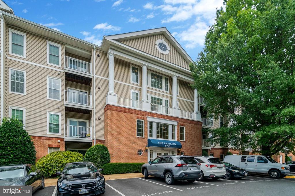 6990 FALLS REACH DRIVE Unit: 301