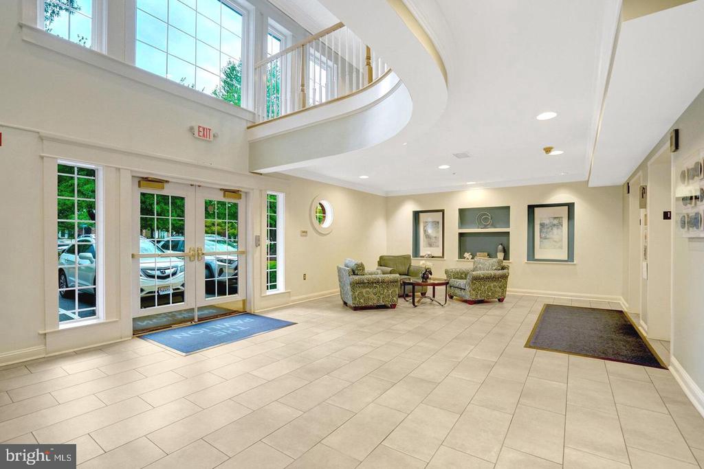 6990 FALLS REACH DRIVE Unit: 301
