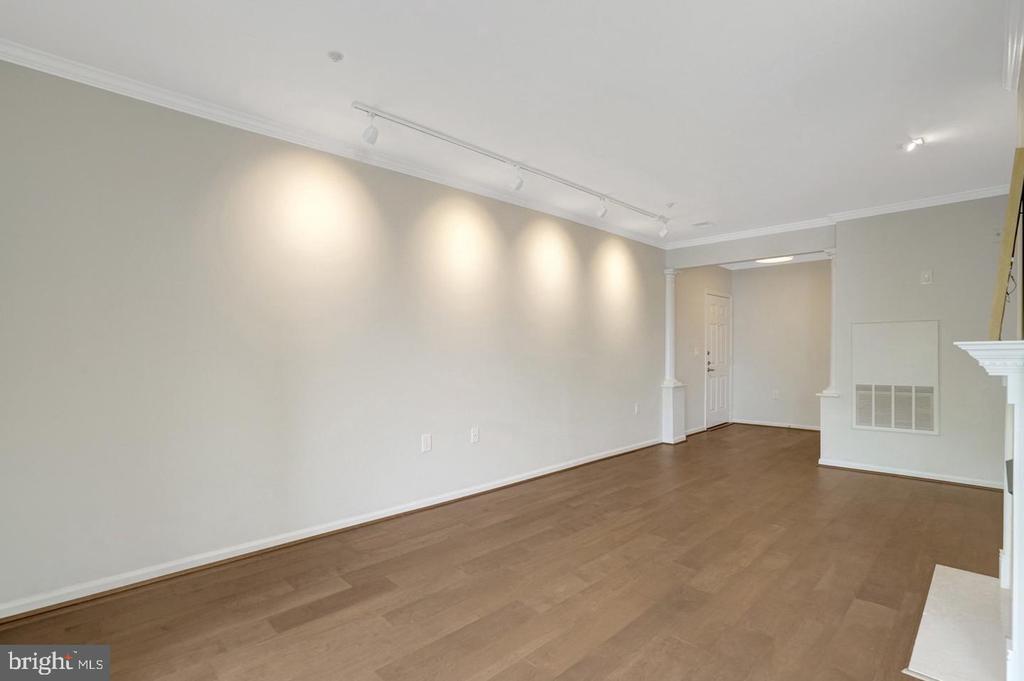 6990 FALLS REACH DRIVE Unit: 301