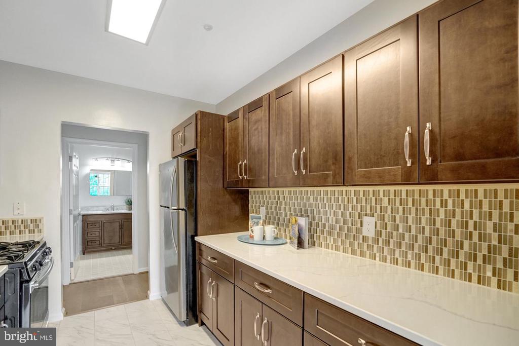 6990 FALLS REACH DRIVE Unit: 301