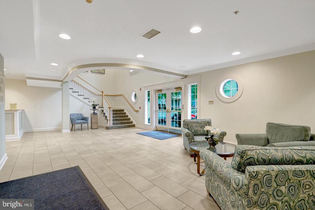 6990 FALLS REACH DRIVE Unit: 301