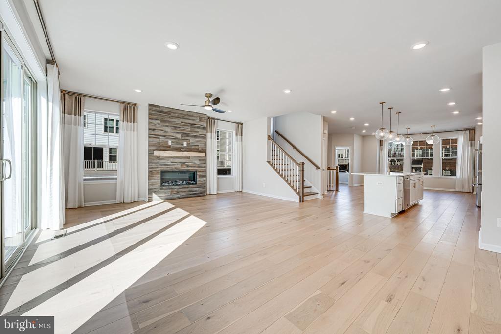 9500 BARNES LOOP