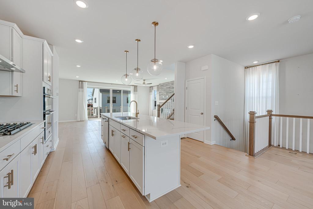 9500 BARNES LOOP