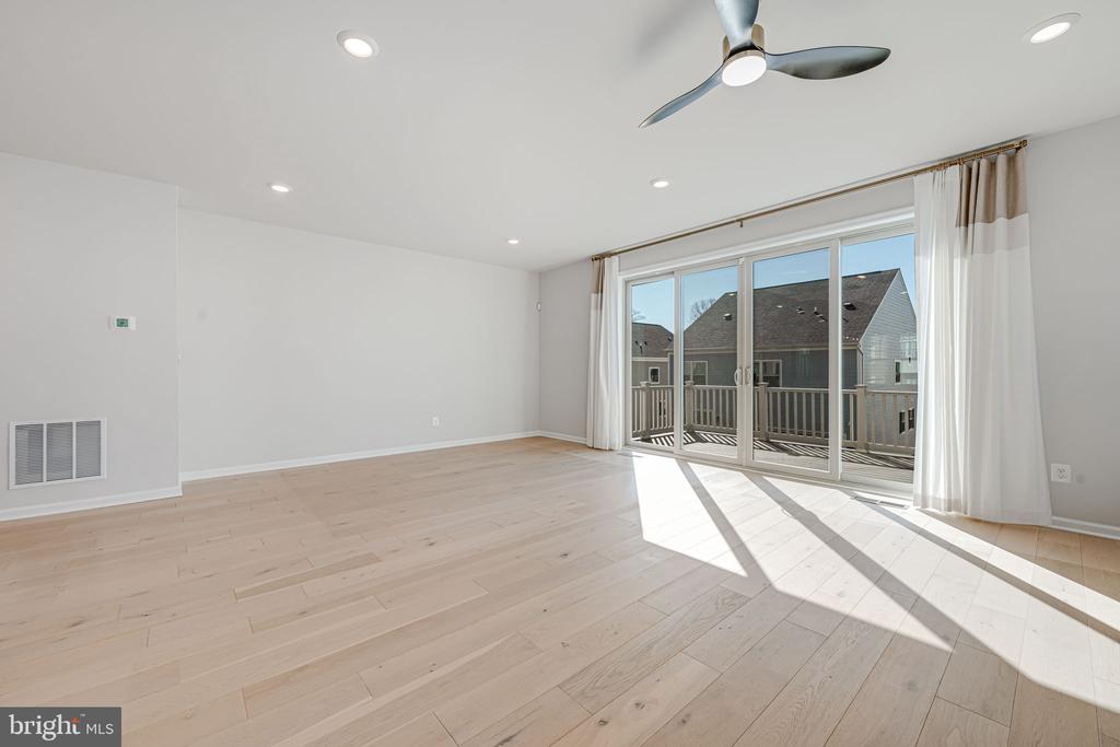 9500 BARNES LOOP