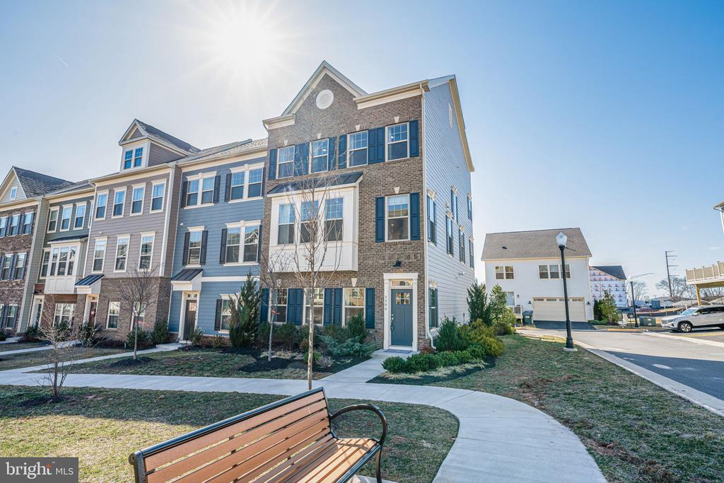 9500 BARNES LOOP