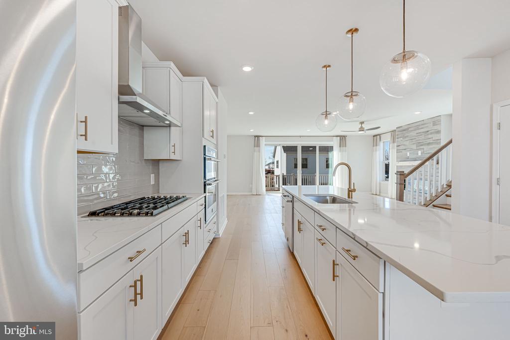 9500 BARNES LOOP