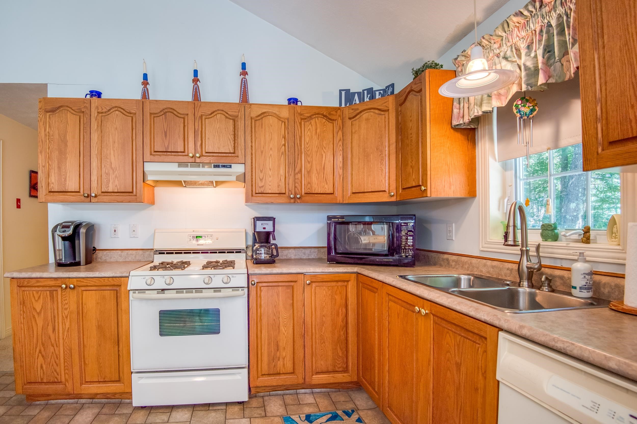 437 Pequawket Trail