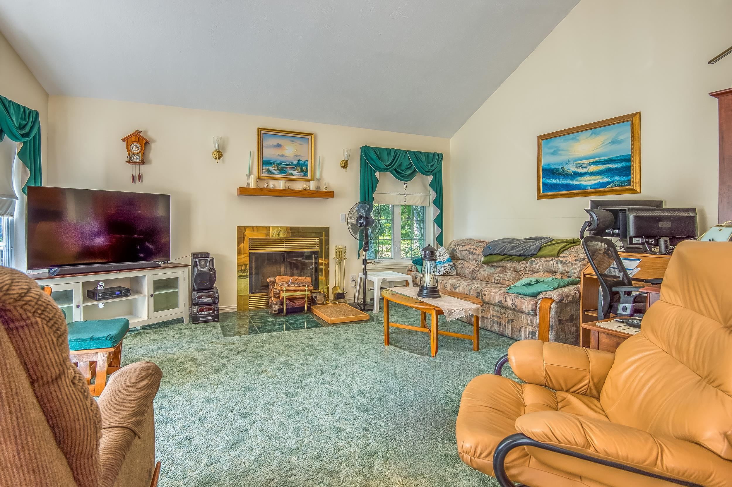 437 Pequawket Trail