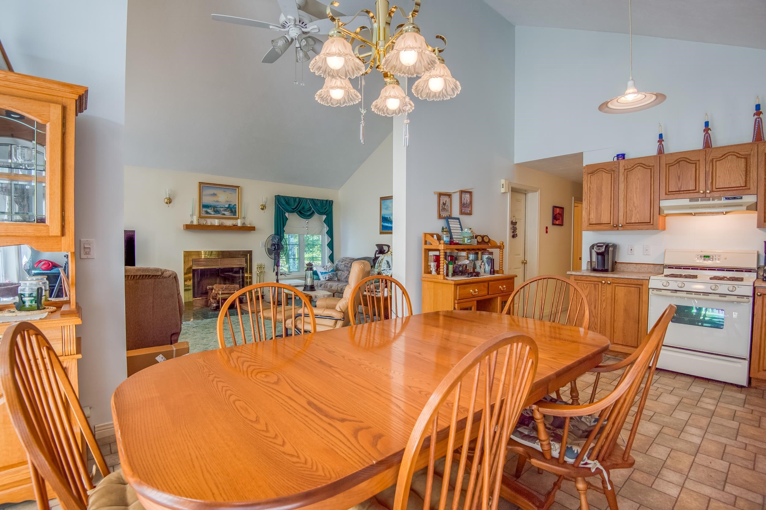 437 Pequawket Trail