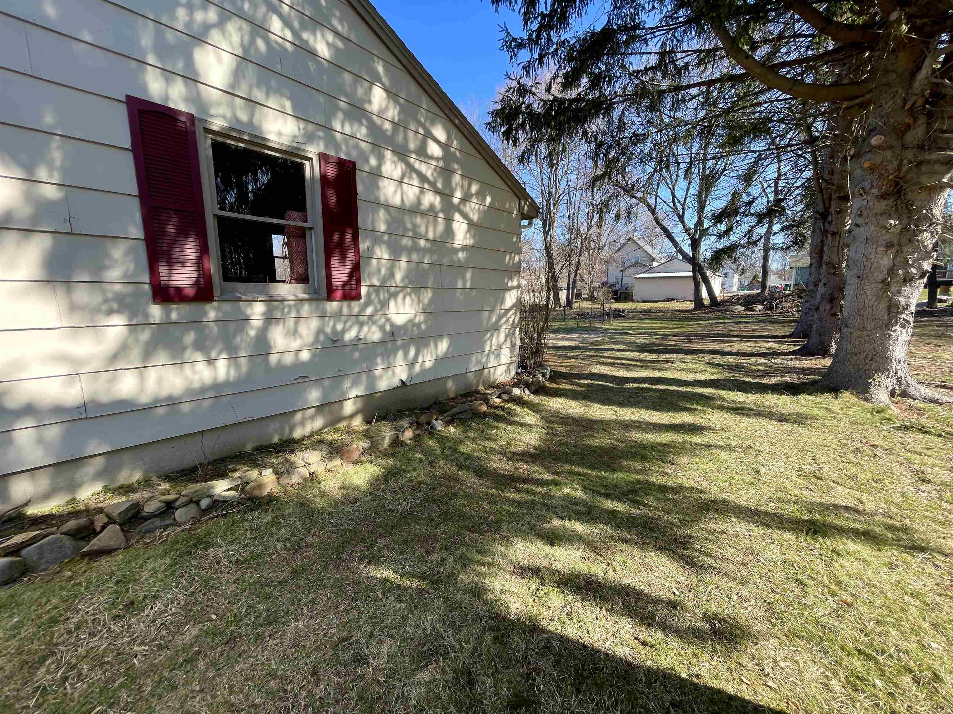 34 Adams Avenue