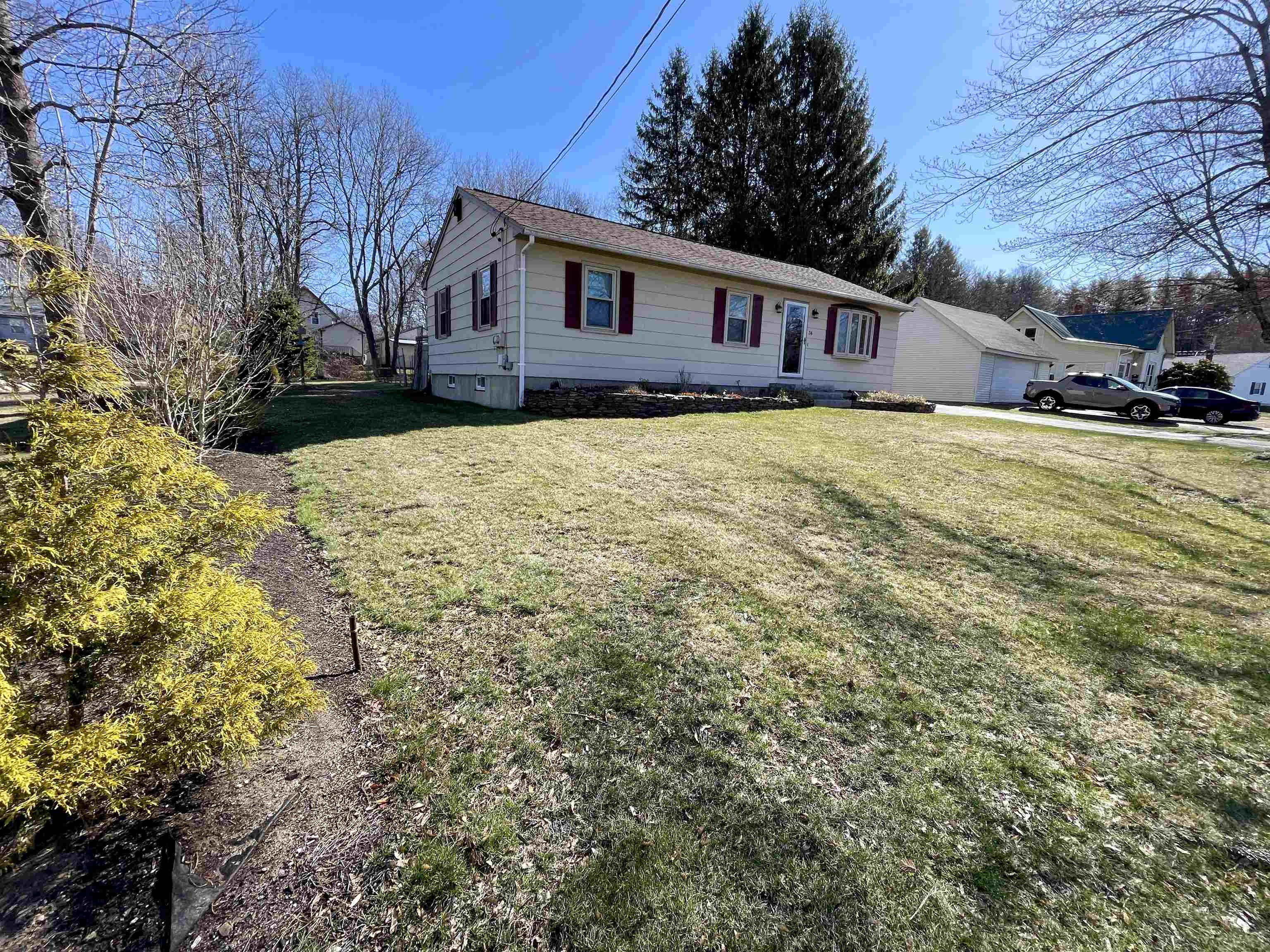 34 Adams Avenue