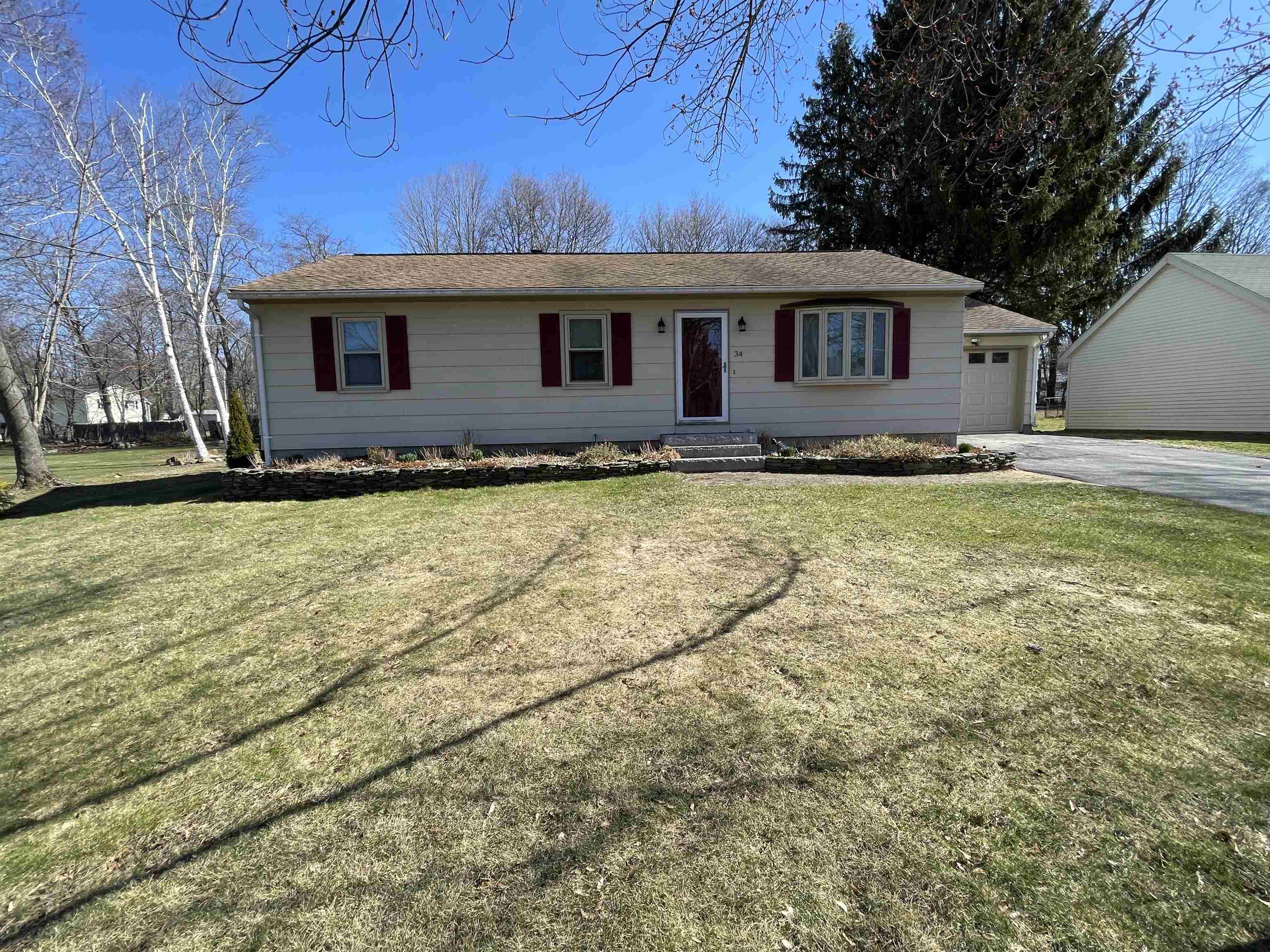 34 Adams Avenue