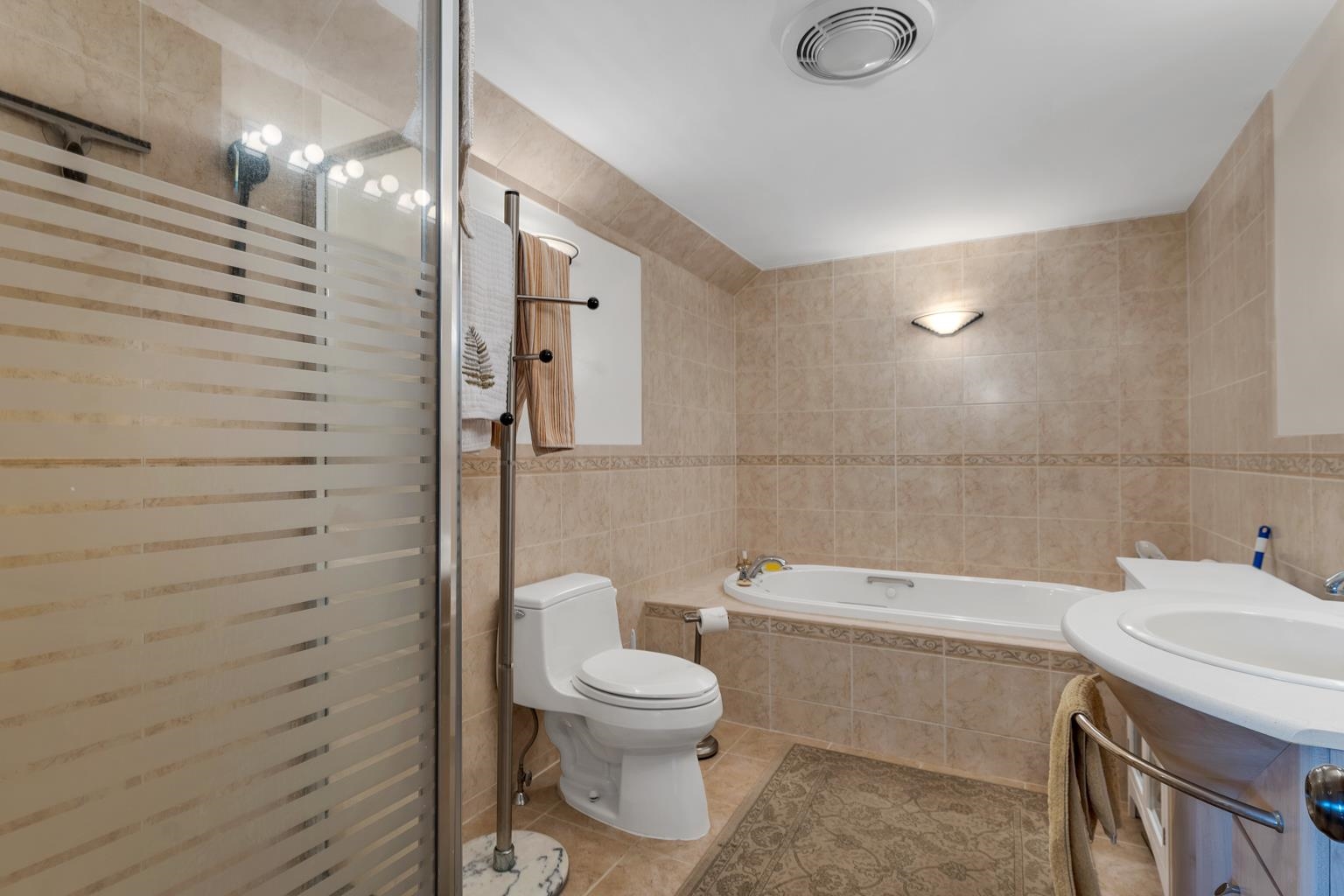 350 Concord Lane Unit: 20
