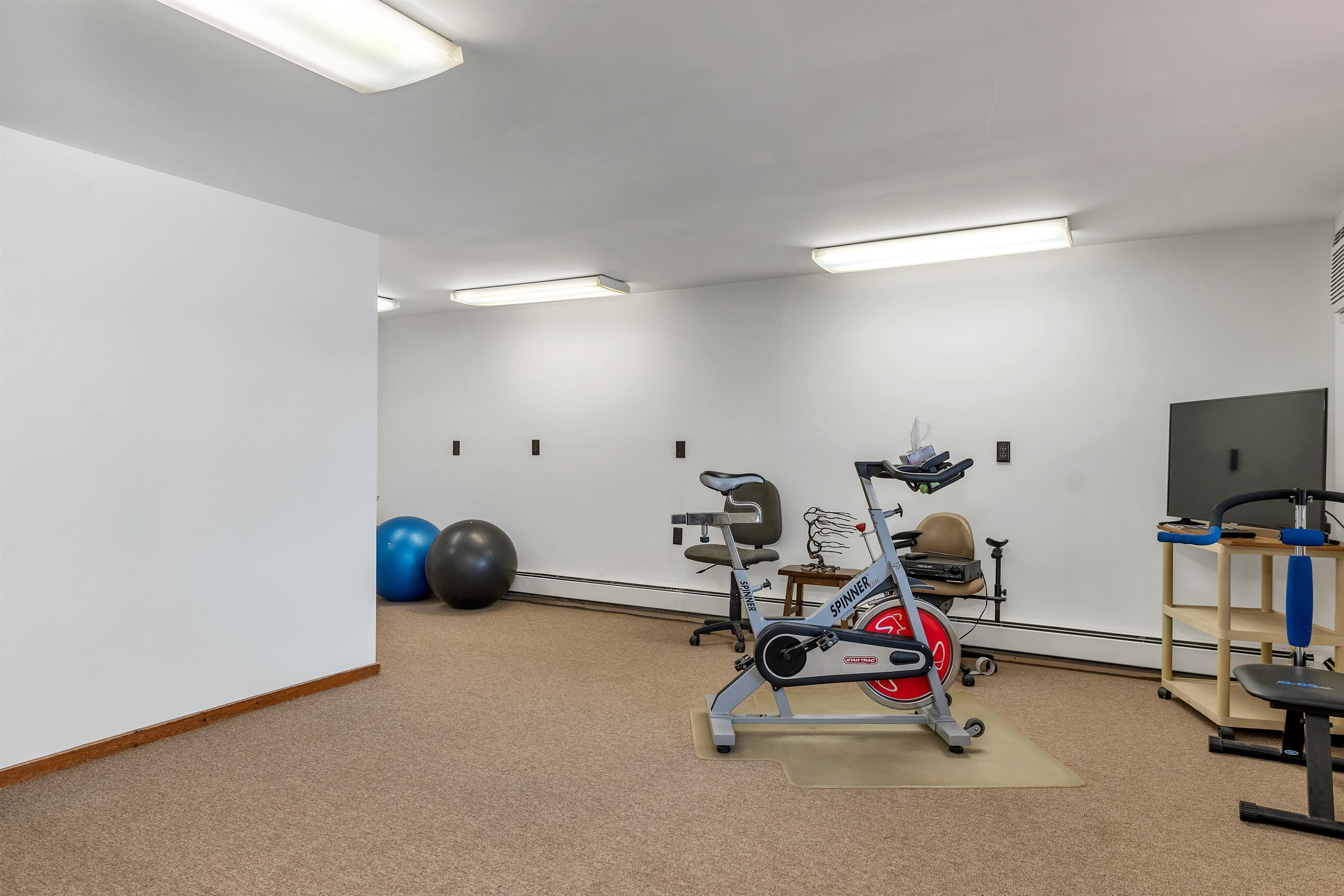 350 Concord Lane Unit: 20