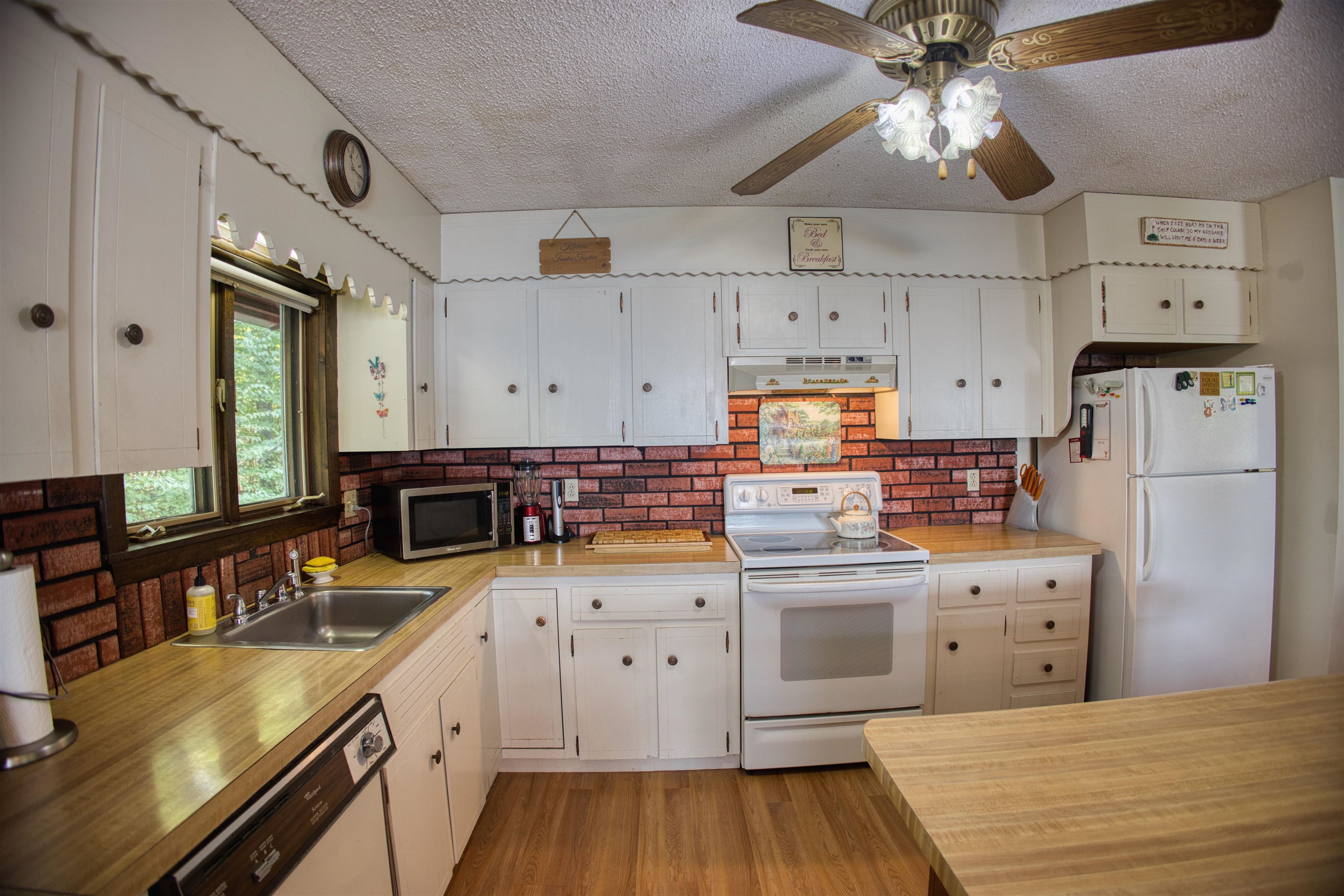 25 Bluffs Boulevard