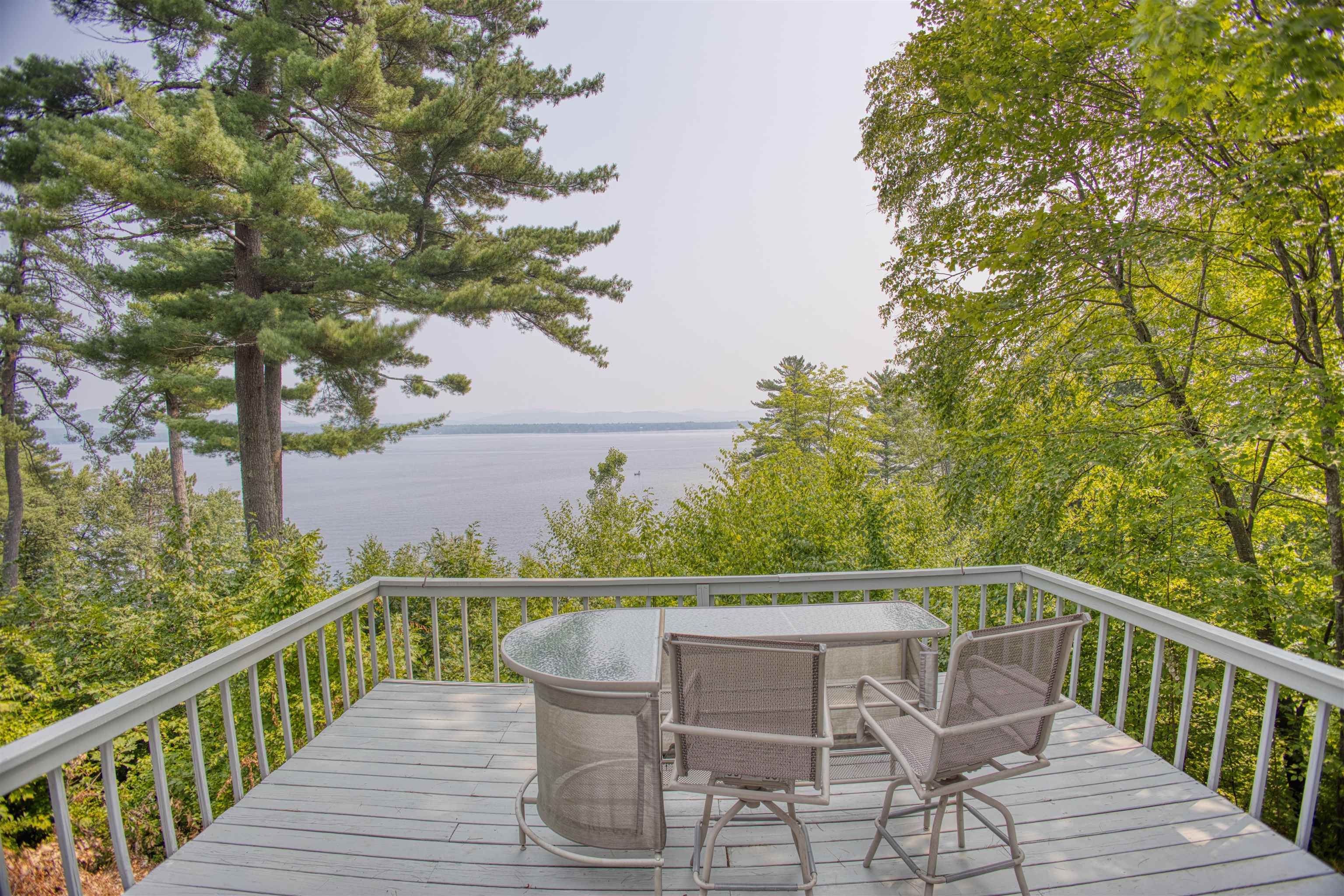 25 Bluffs Boulevard