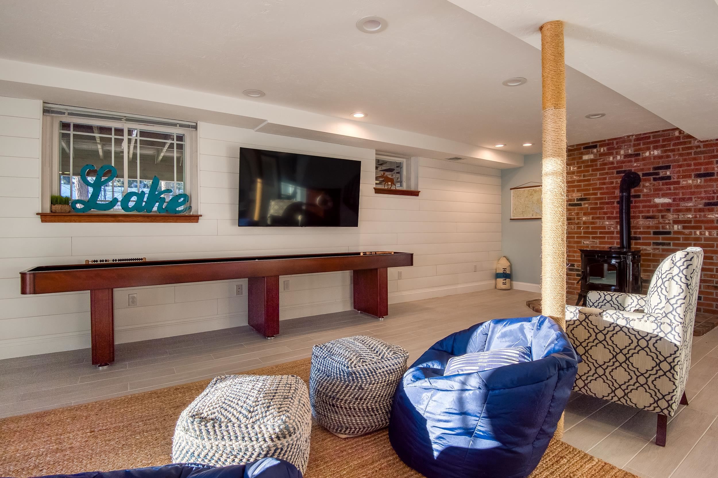 112 N Broad Bay Road