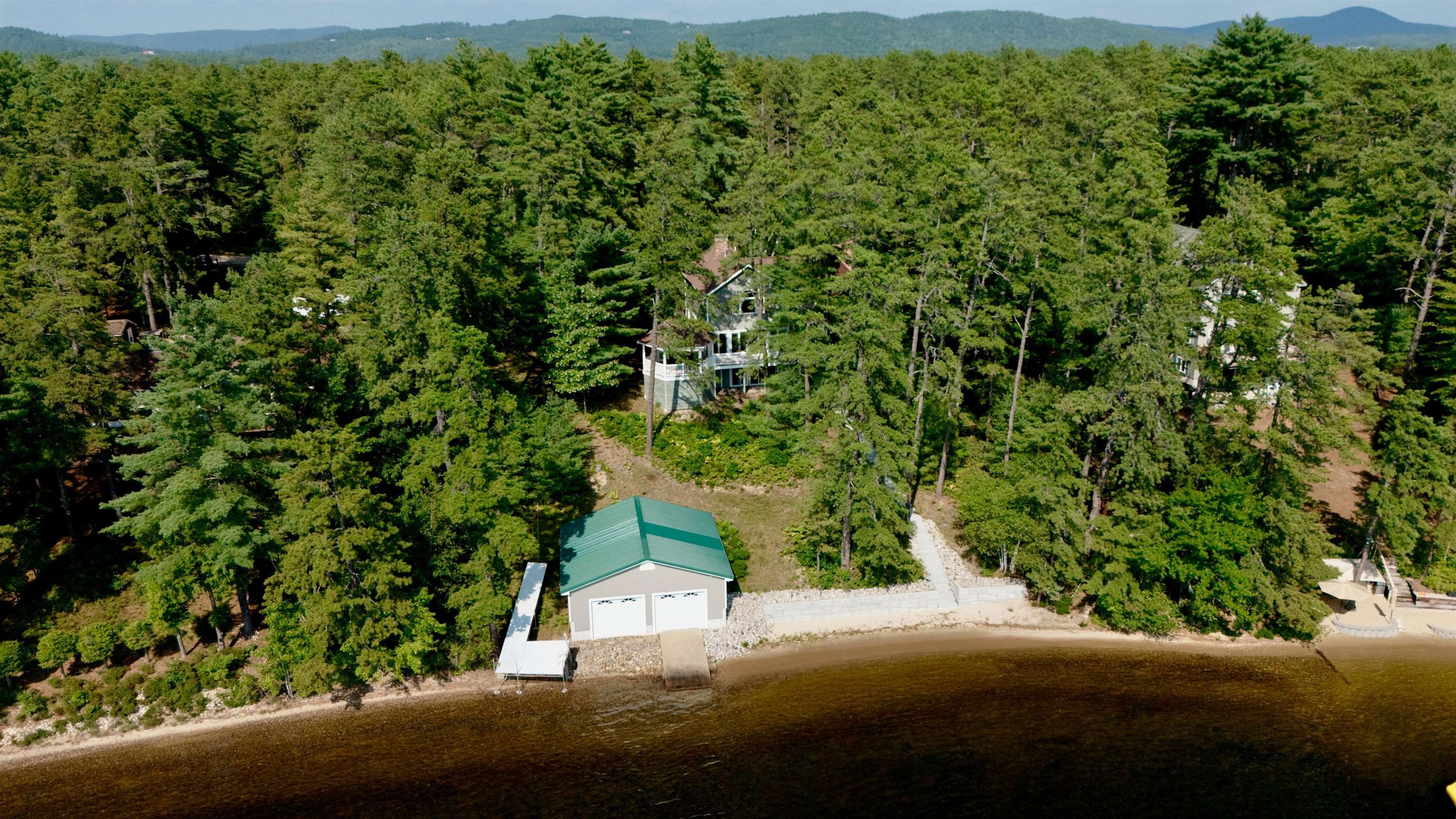 112 N Broad Bay Road