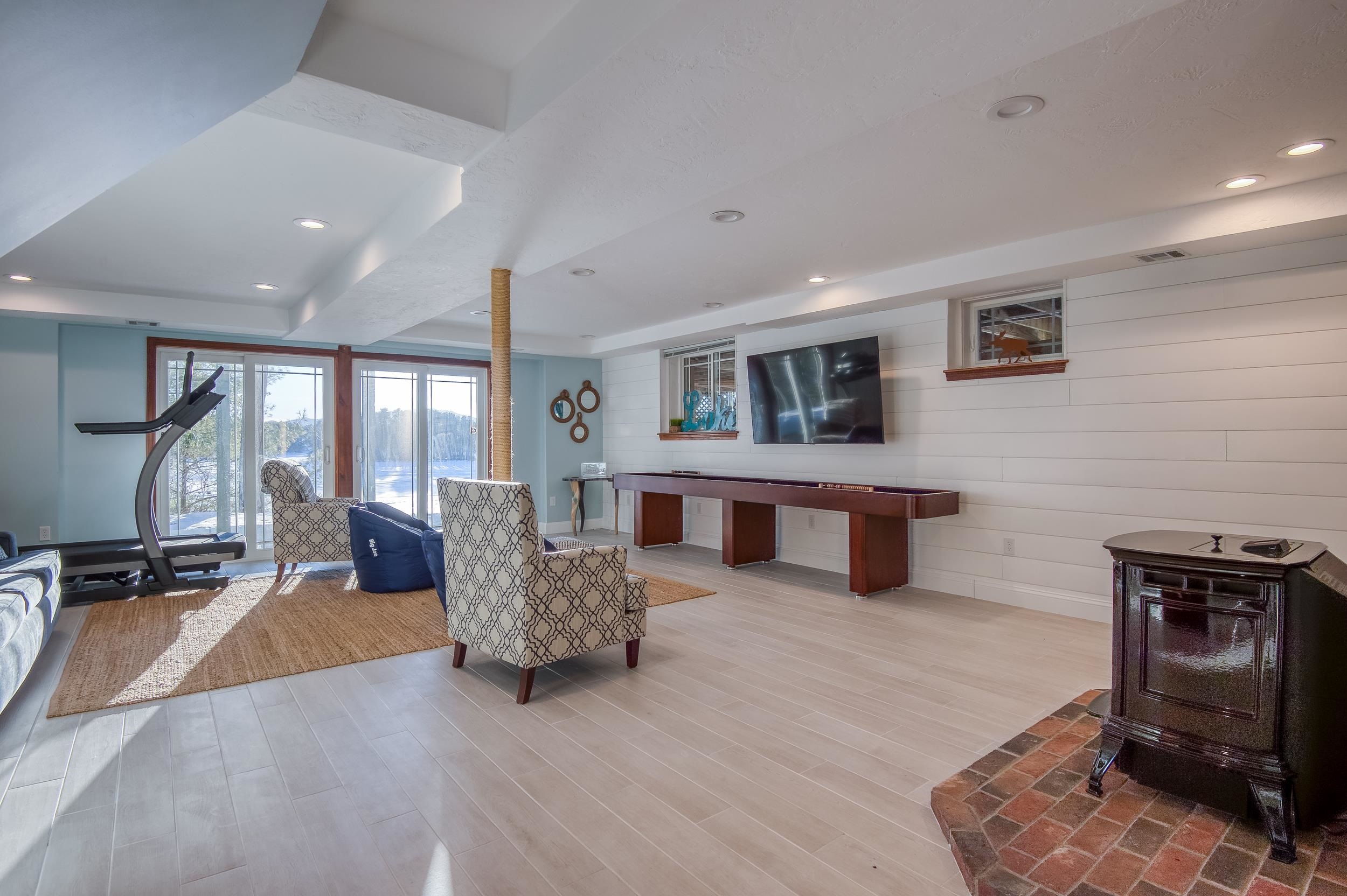 112 N Broad Bay Road