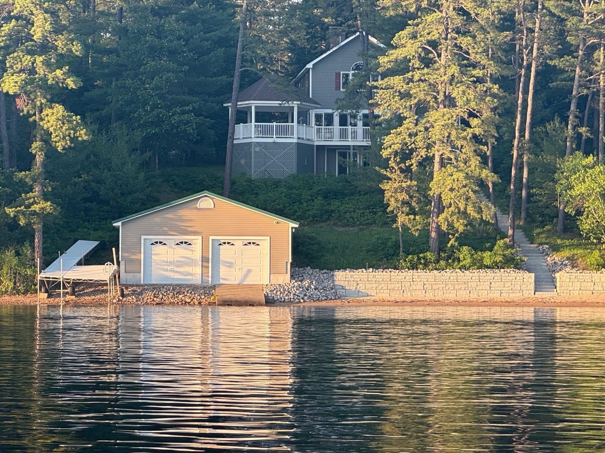 112 N Broad Bay Road