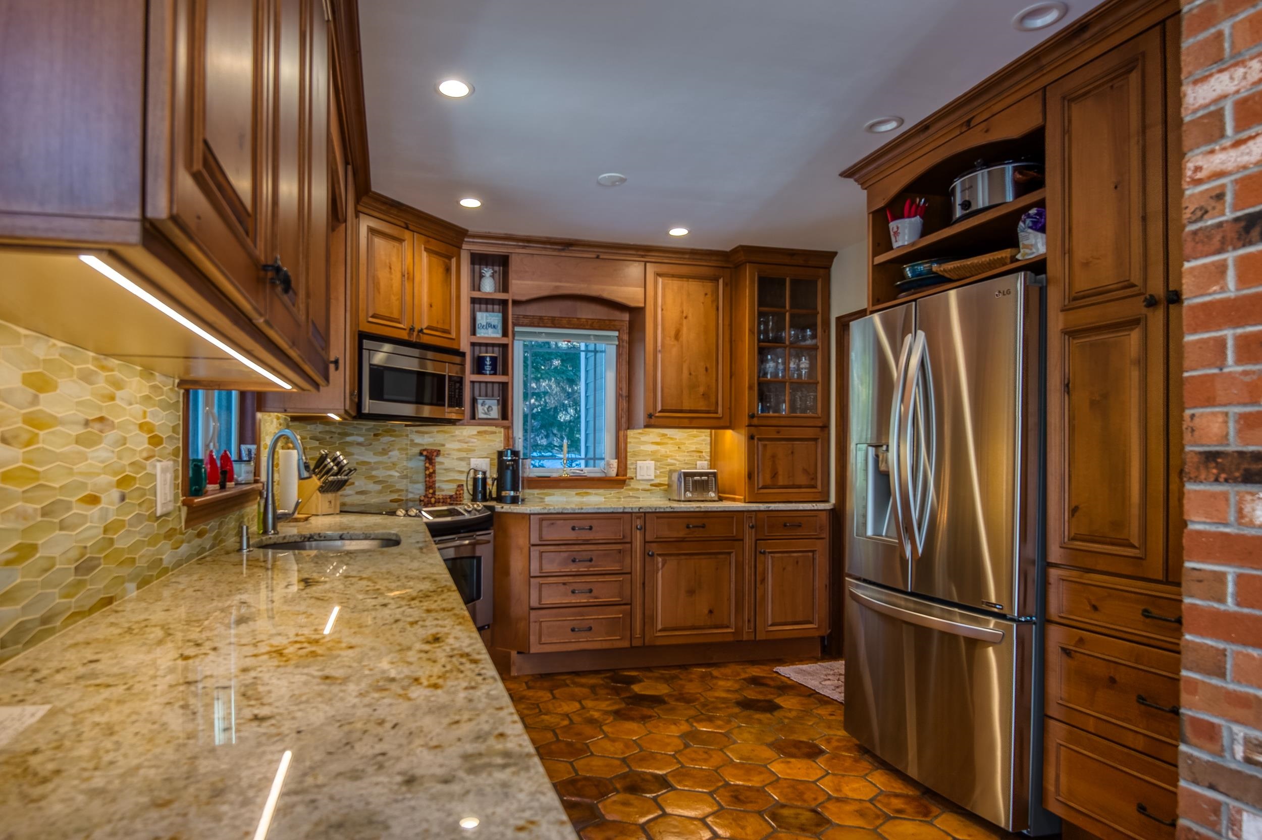 112 N Broad Bay Road