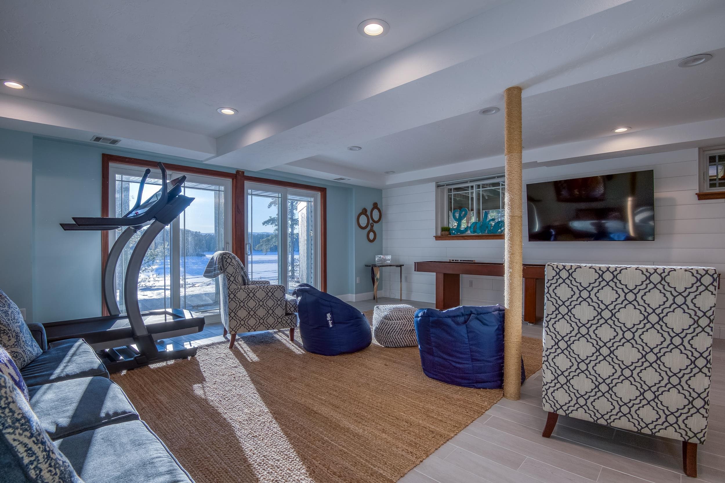 112 N Broad Bay Road