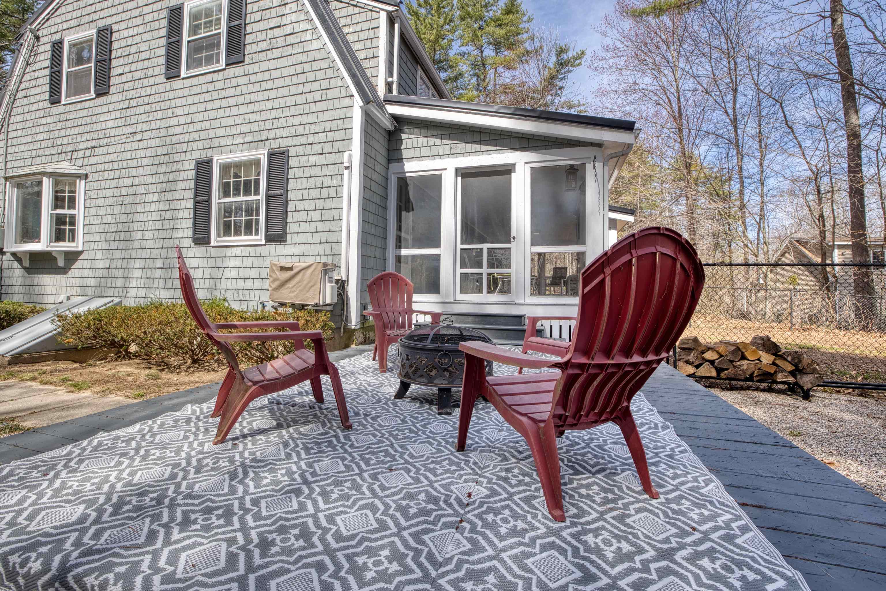 11 Robin Acres Drive