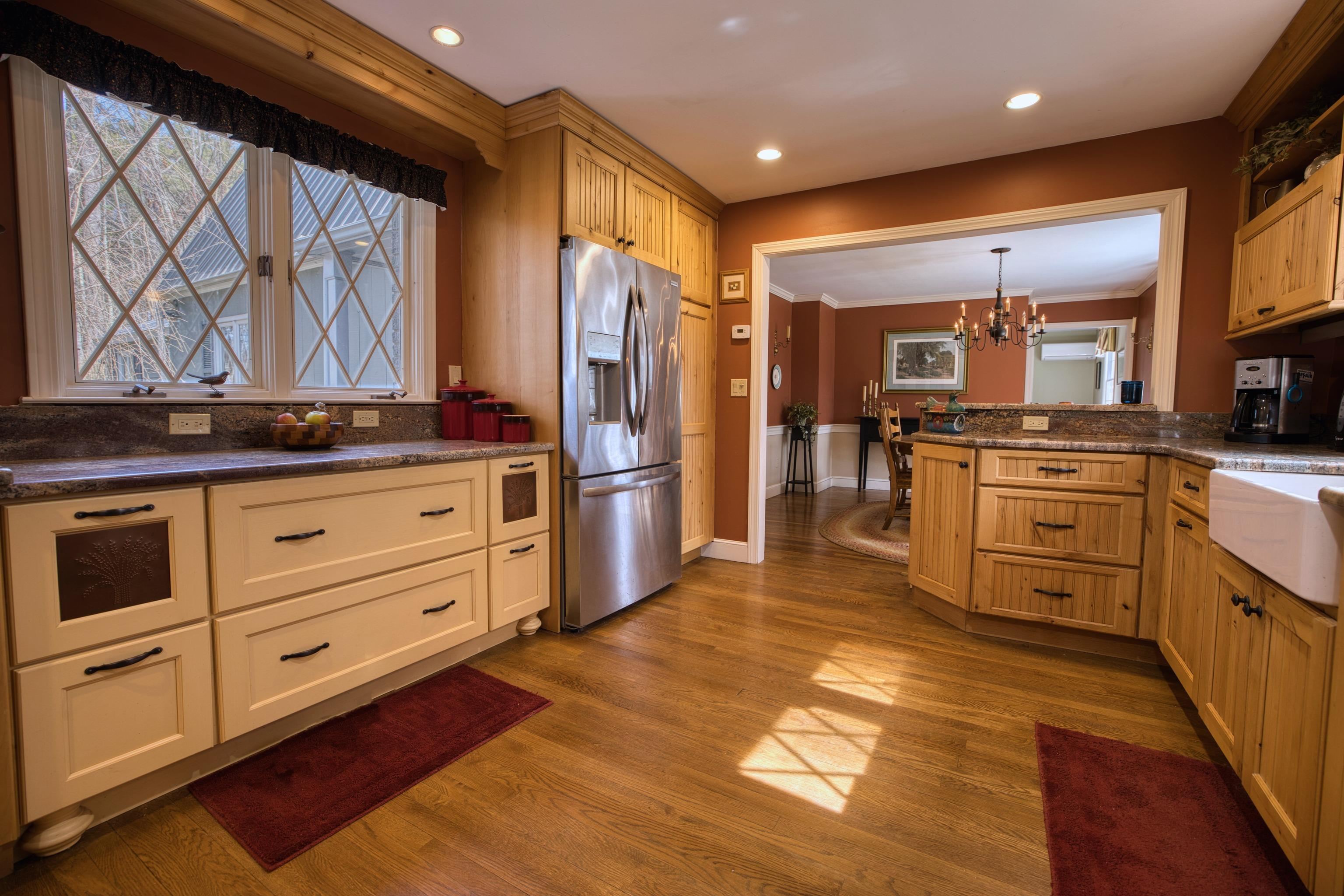 11 Robin Acres Drive