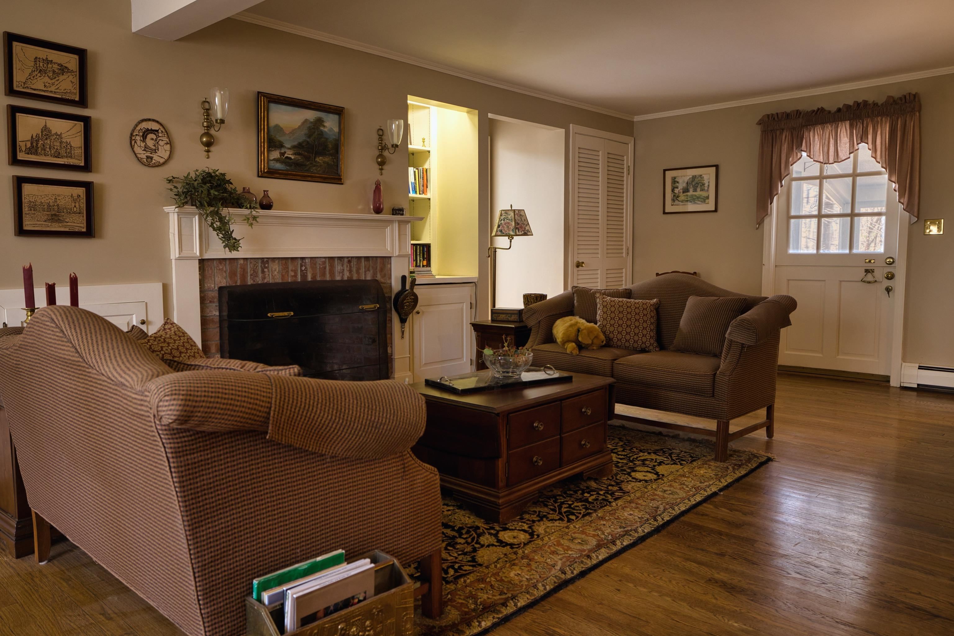 11 Robin Acres Drive