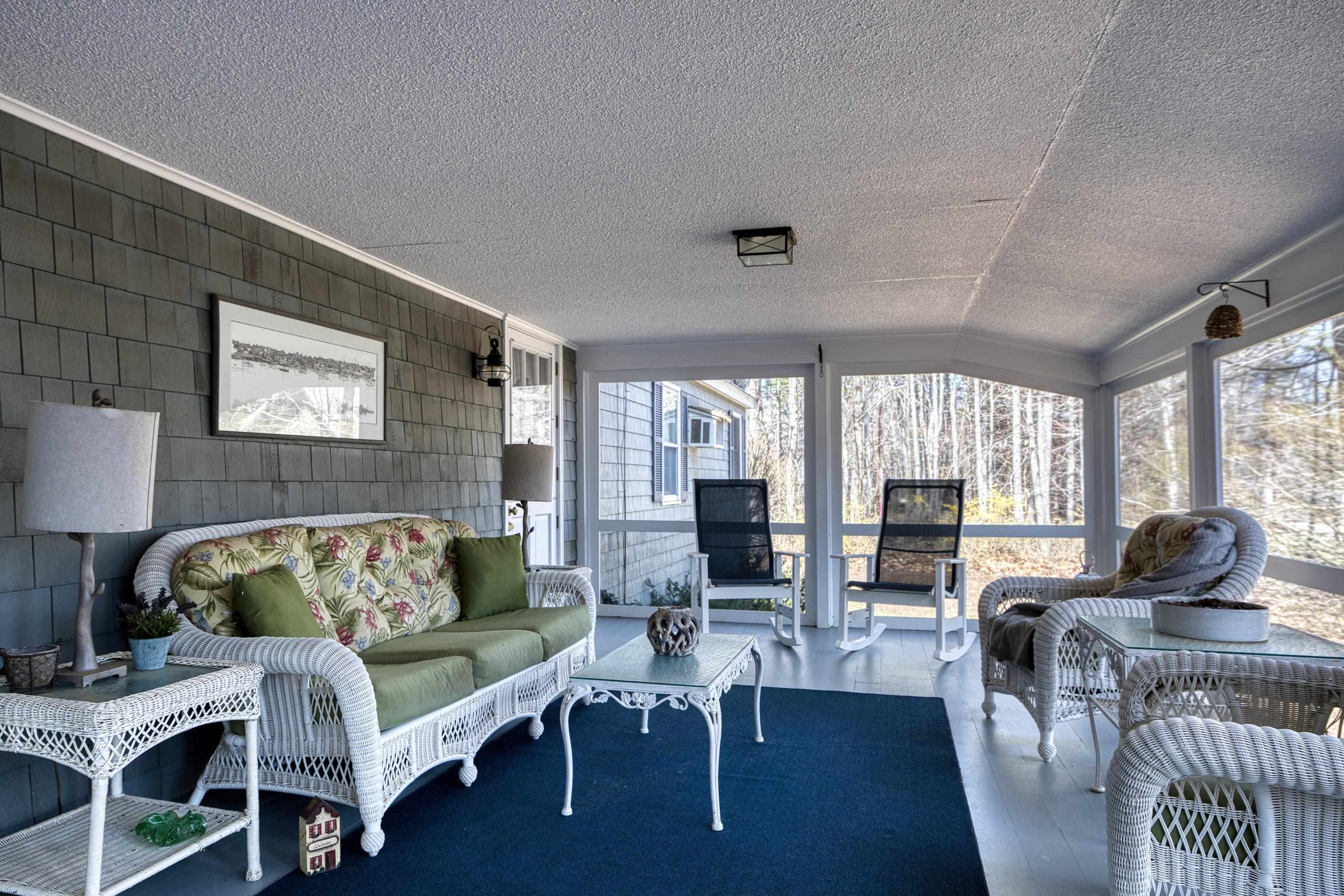 11 Robin Acres Drive