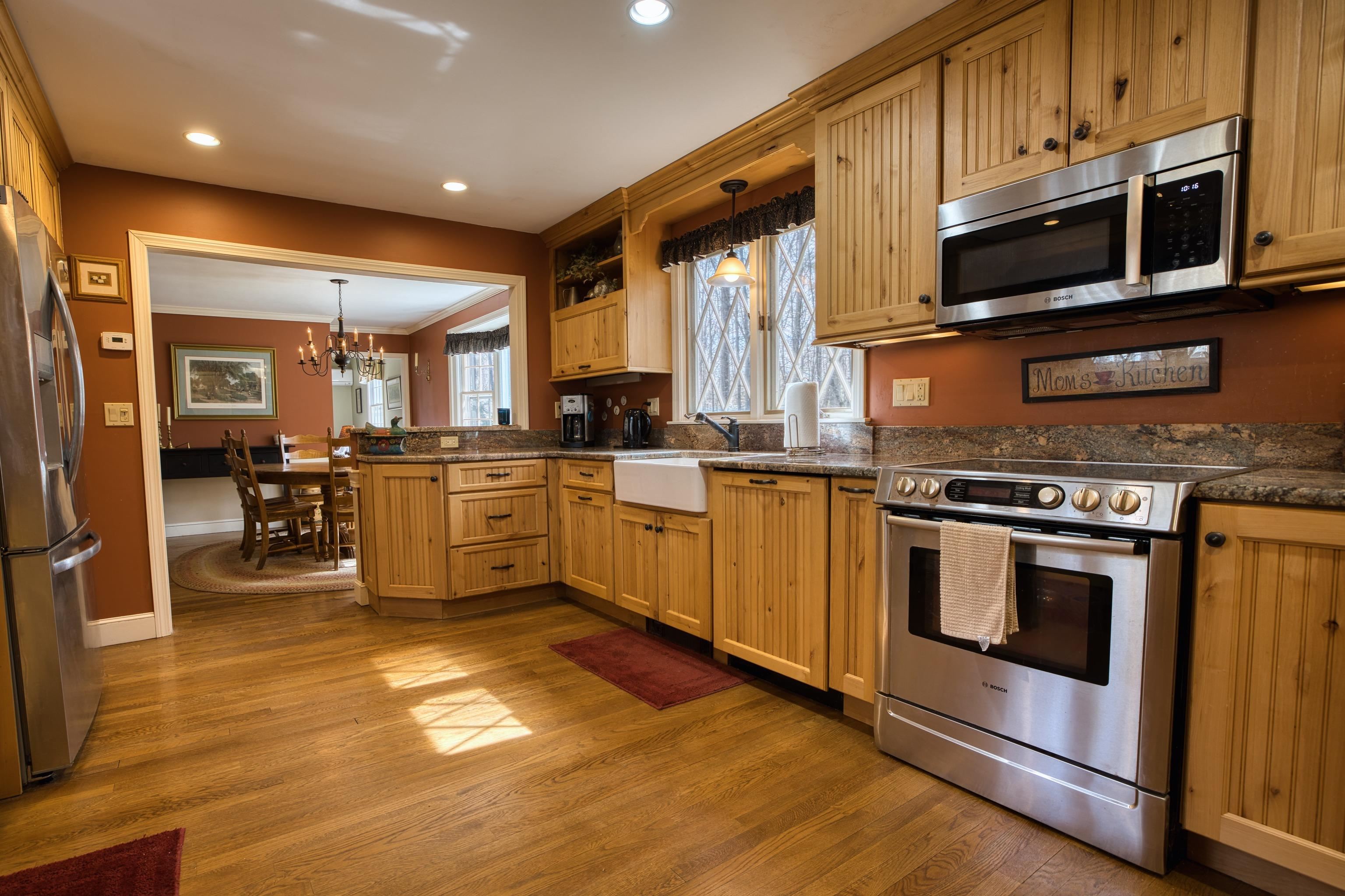 11 Robin Acres Drive