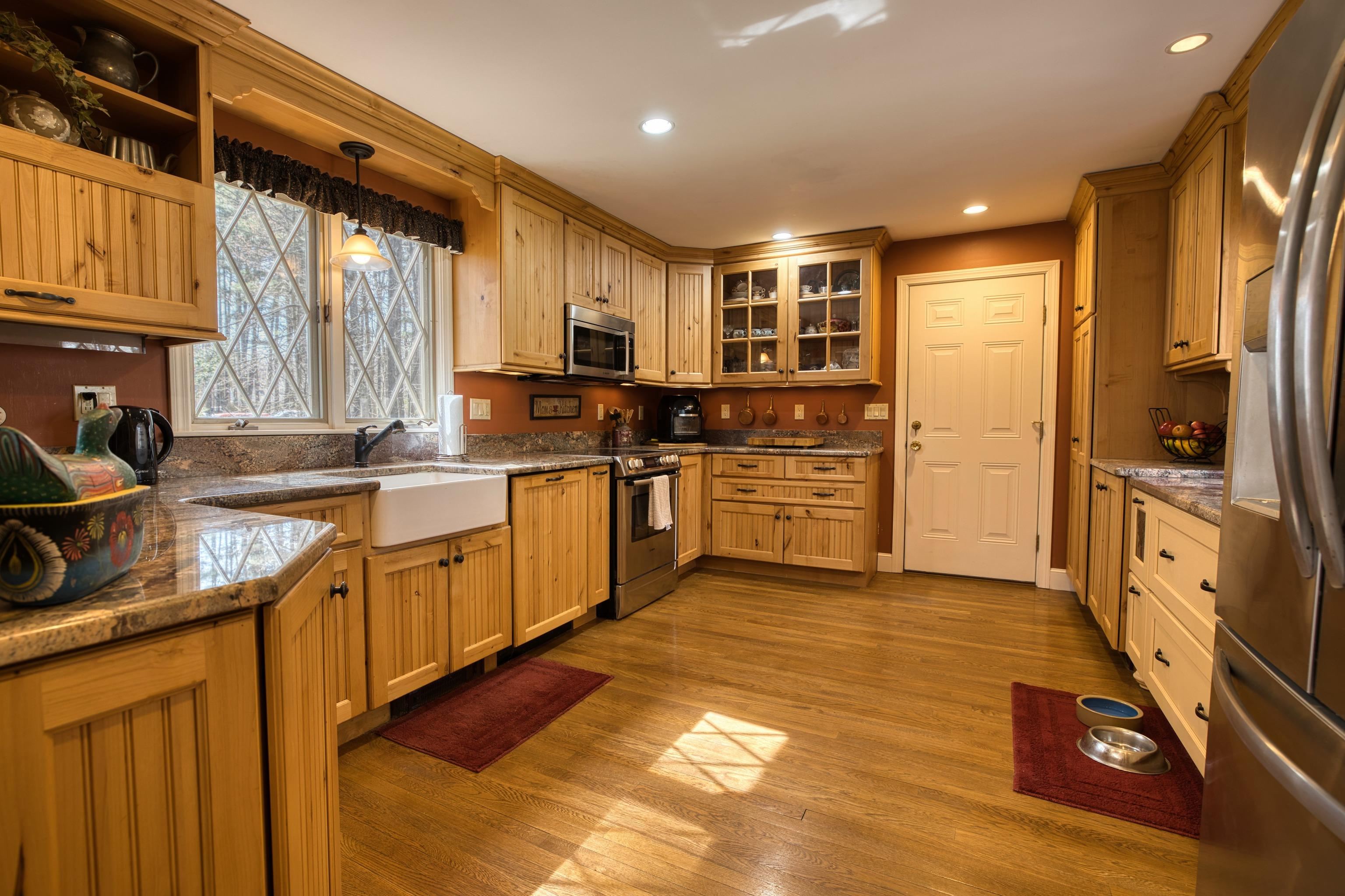 11 Robin Acres Drive