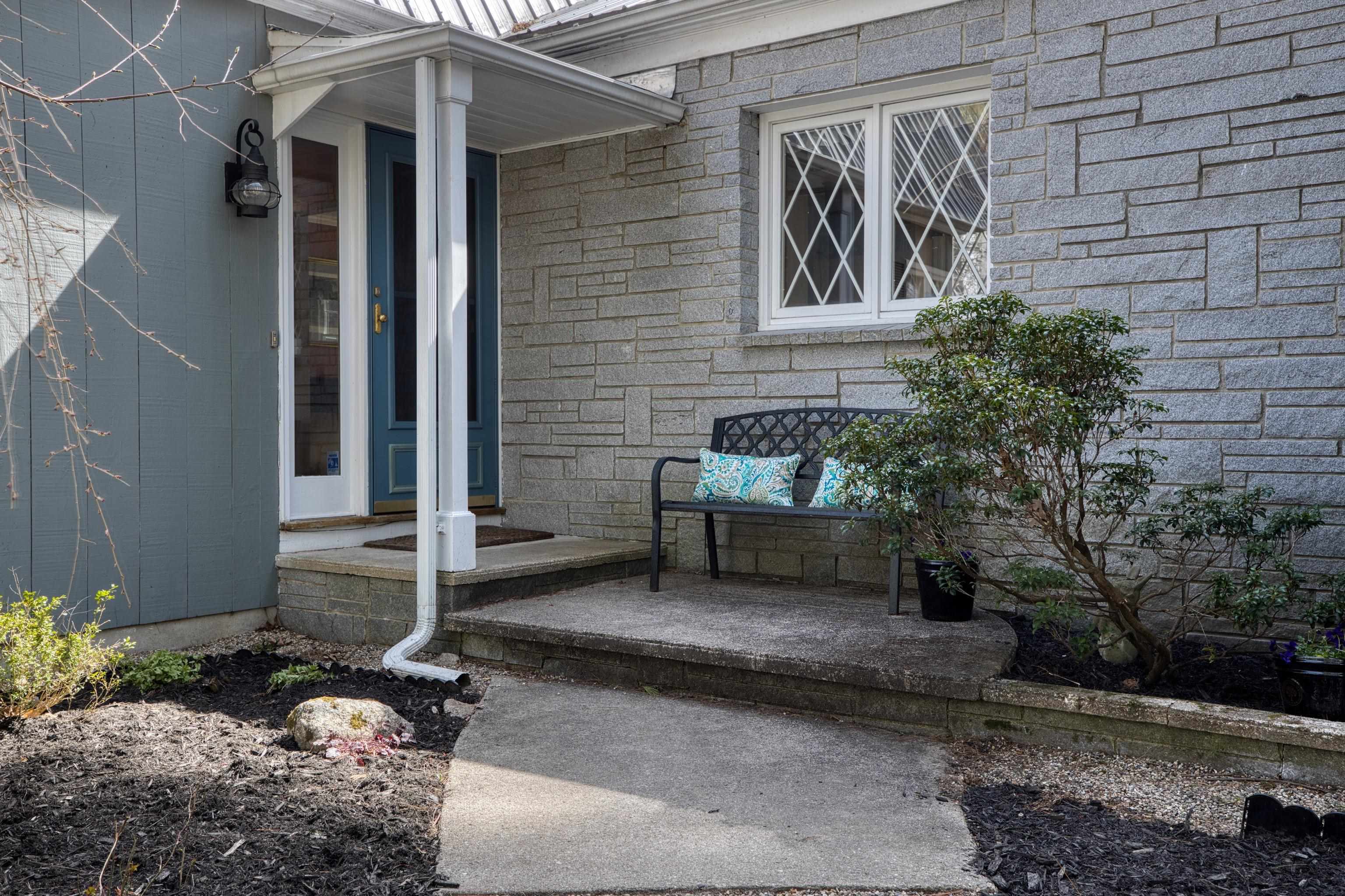 11 Robin Acres Drive