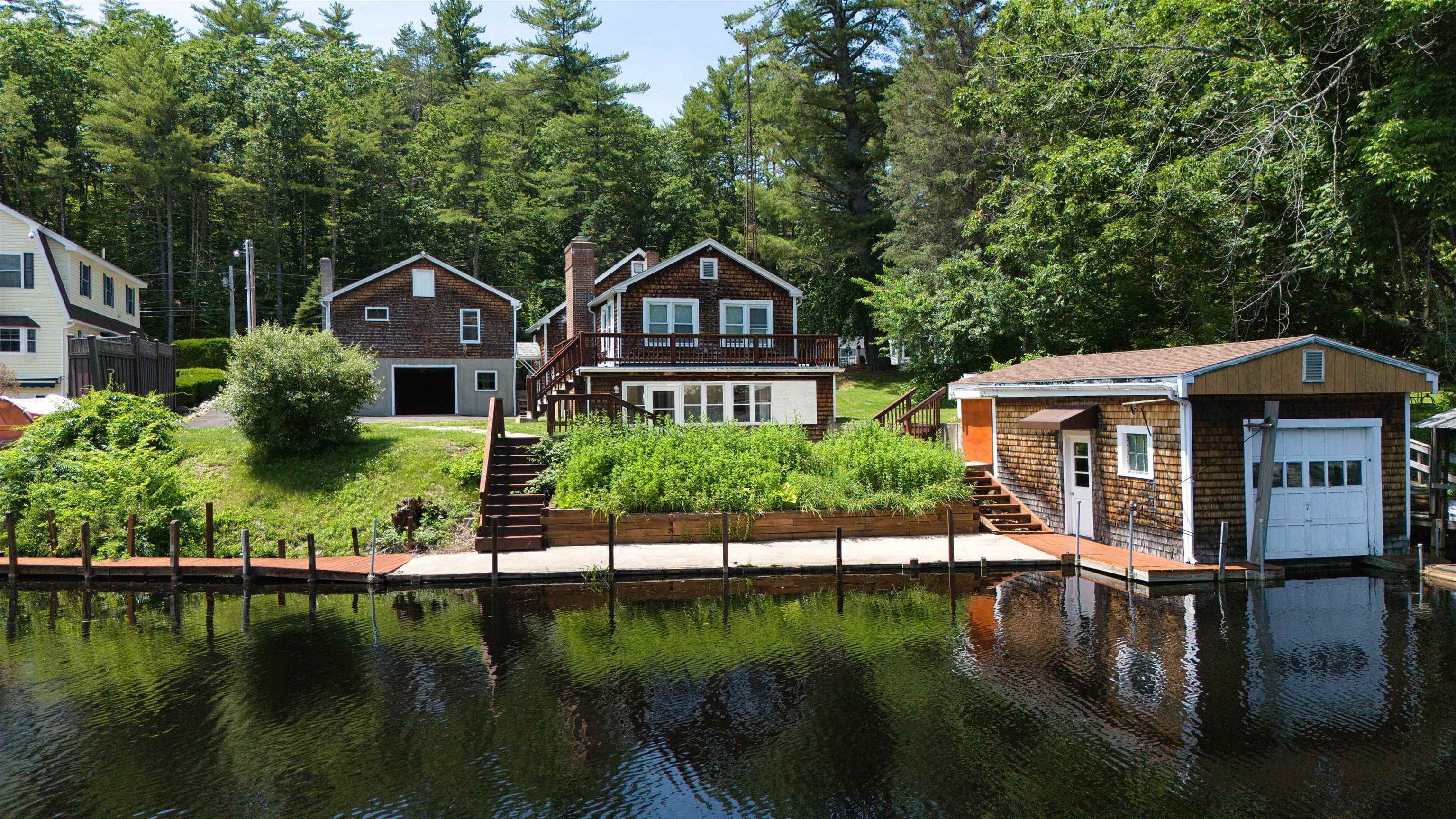 23 Riverlake Street