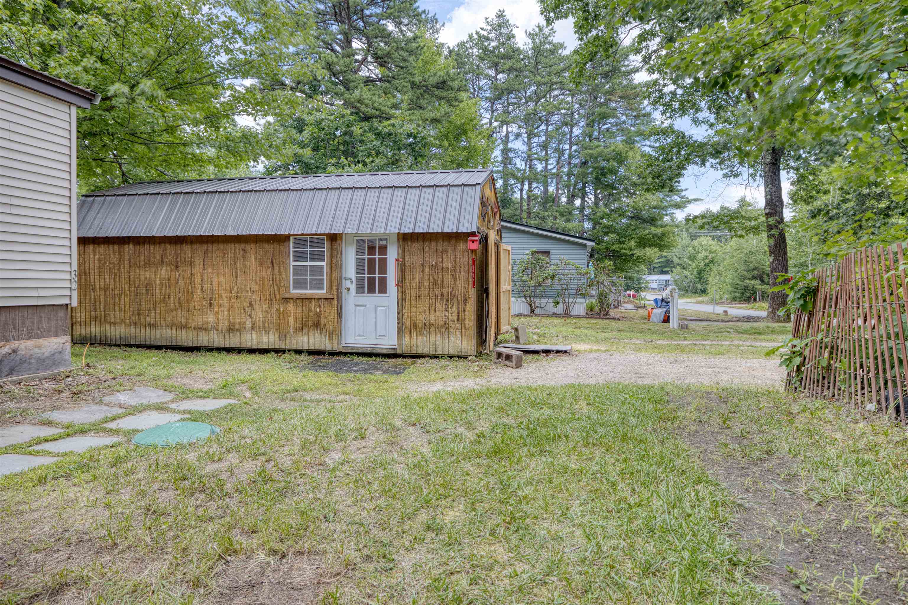 32 Circle Road