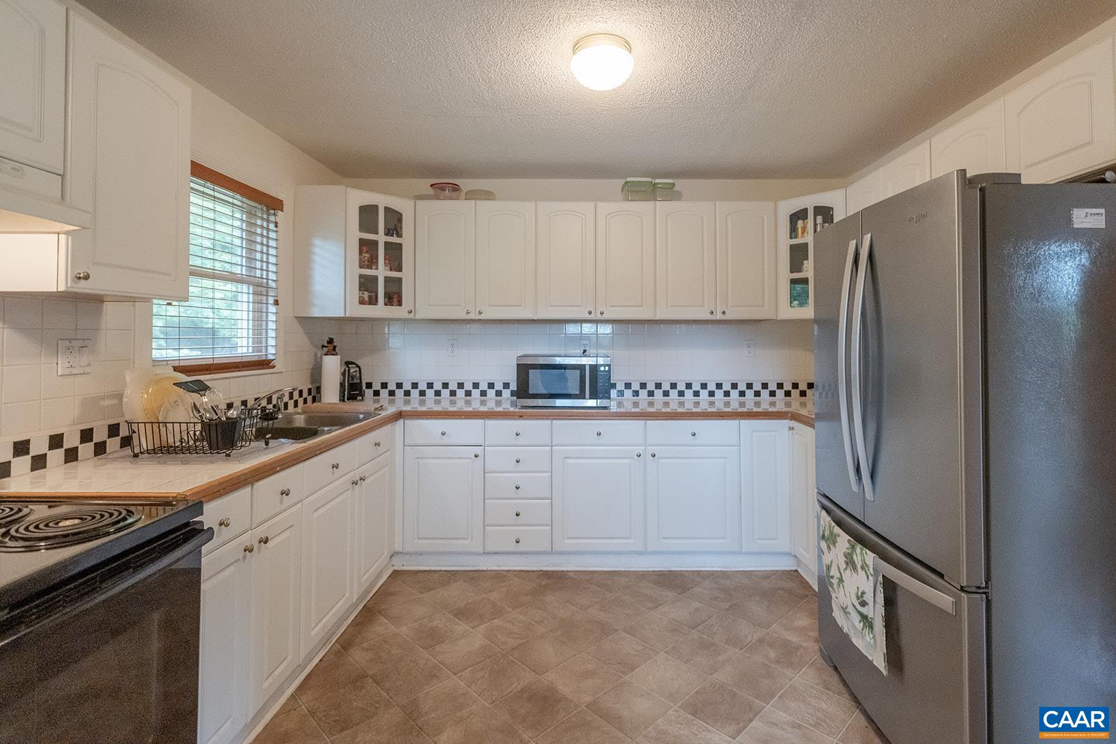618 EDGEHILL WAY