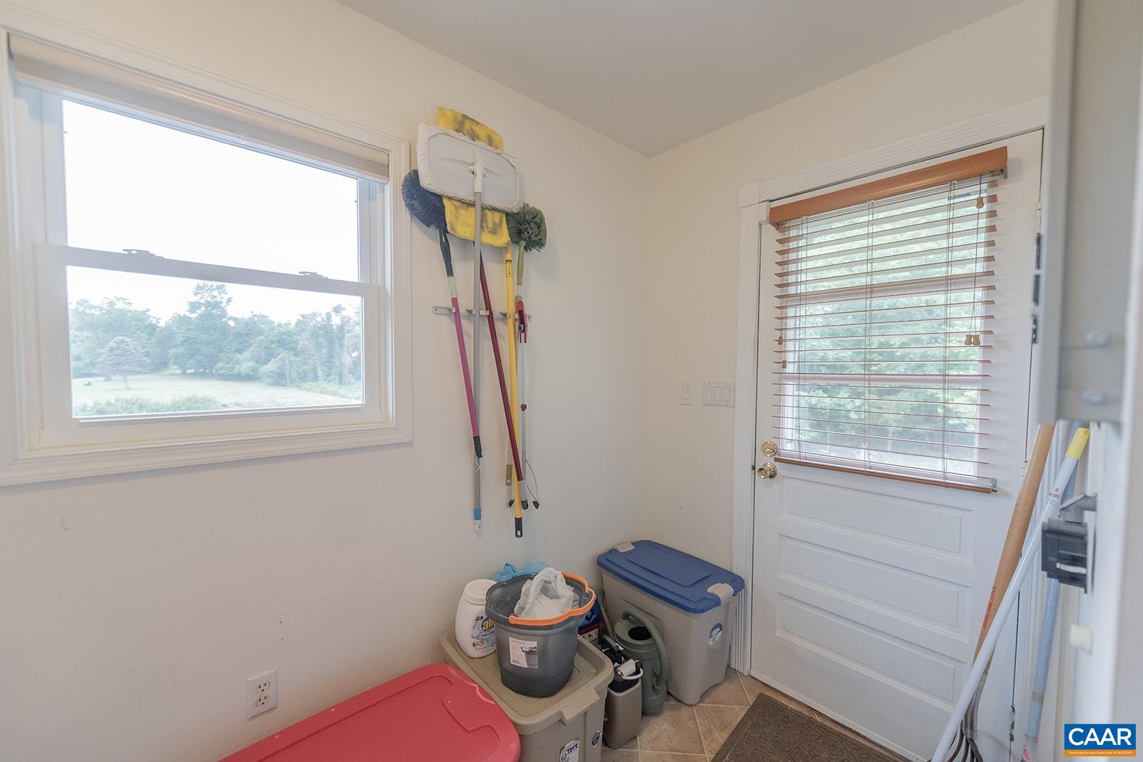 618 EDGEHILL WAY