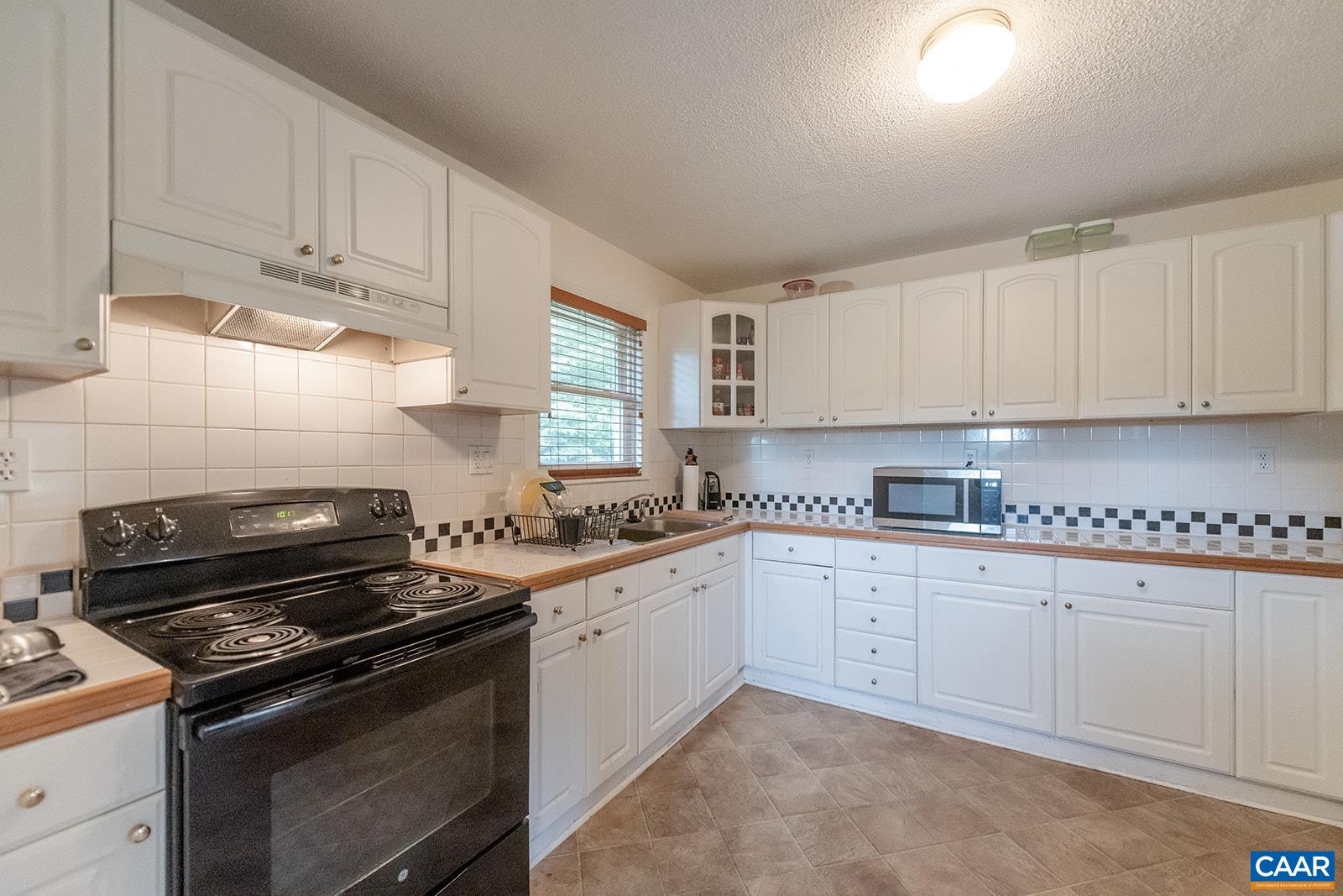 618 EDGEHILL WAY