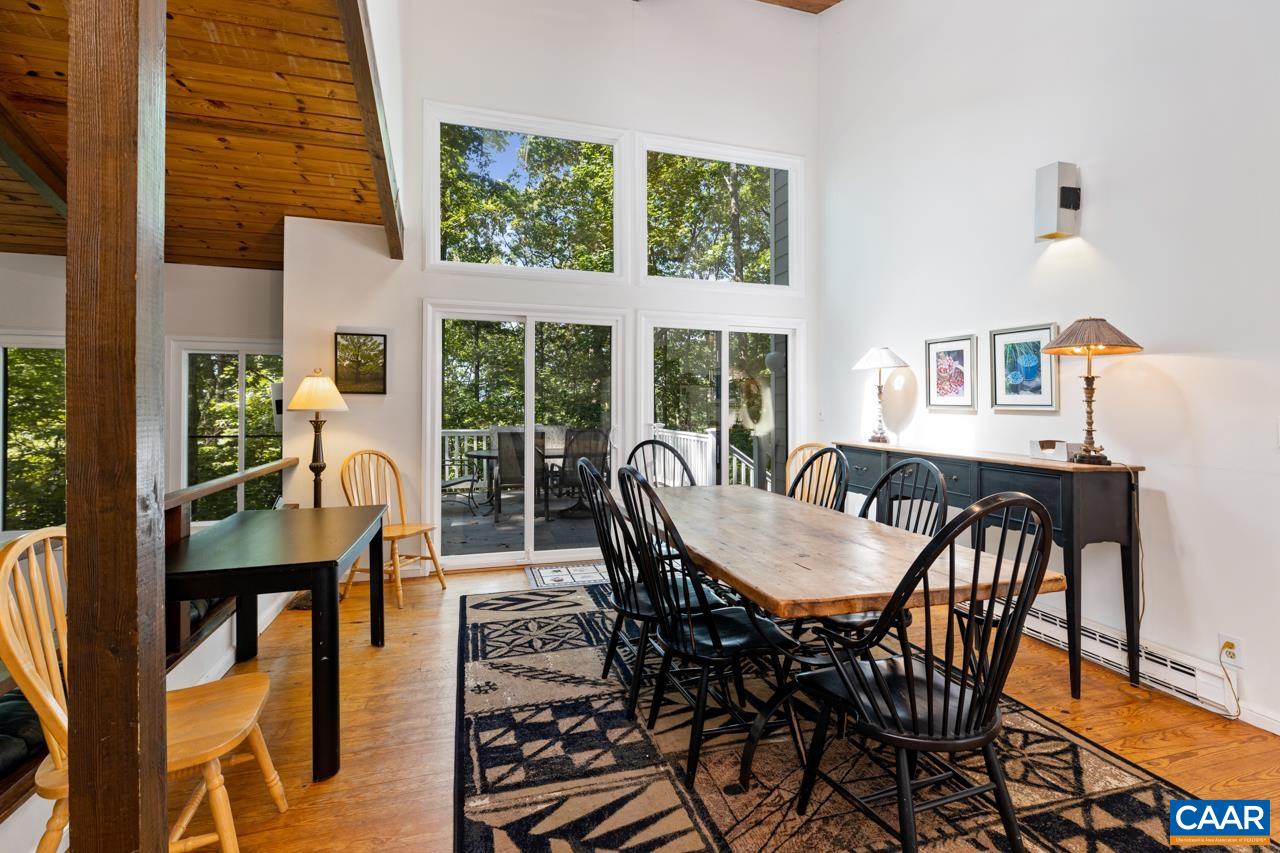 40 E ELKWOOD DR