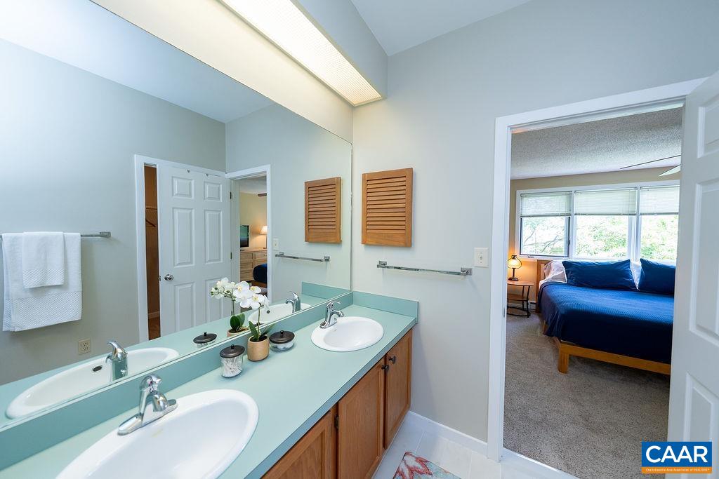 14 BRIARWOOD LN