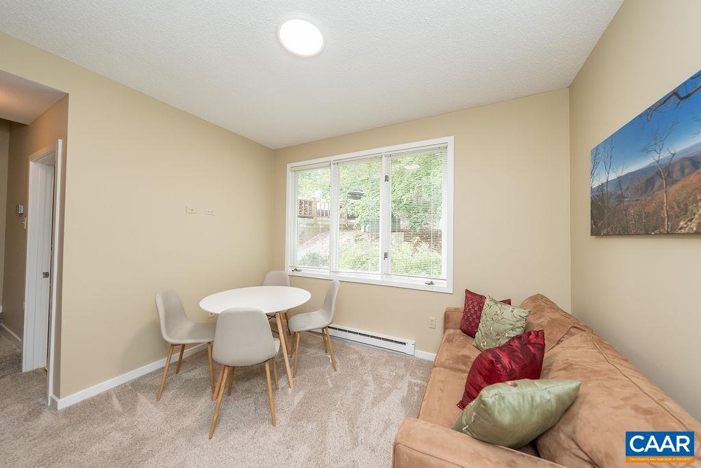 14 BRIARWOOD LN