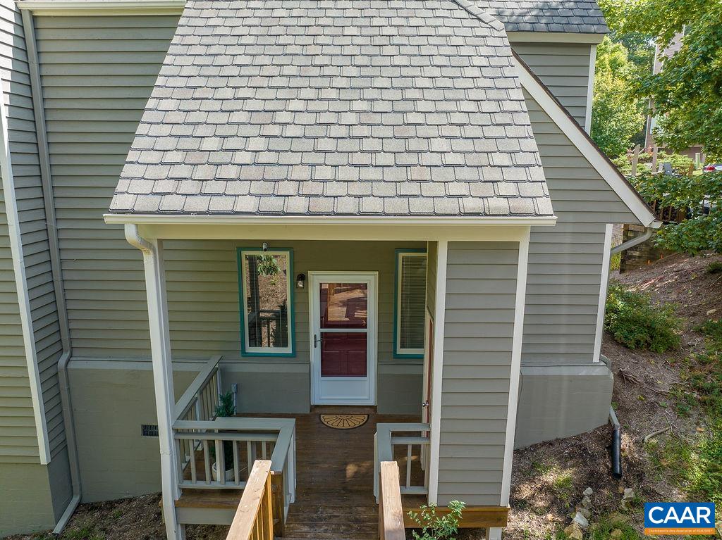 14 BRIARWOOD LN