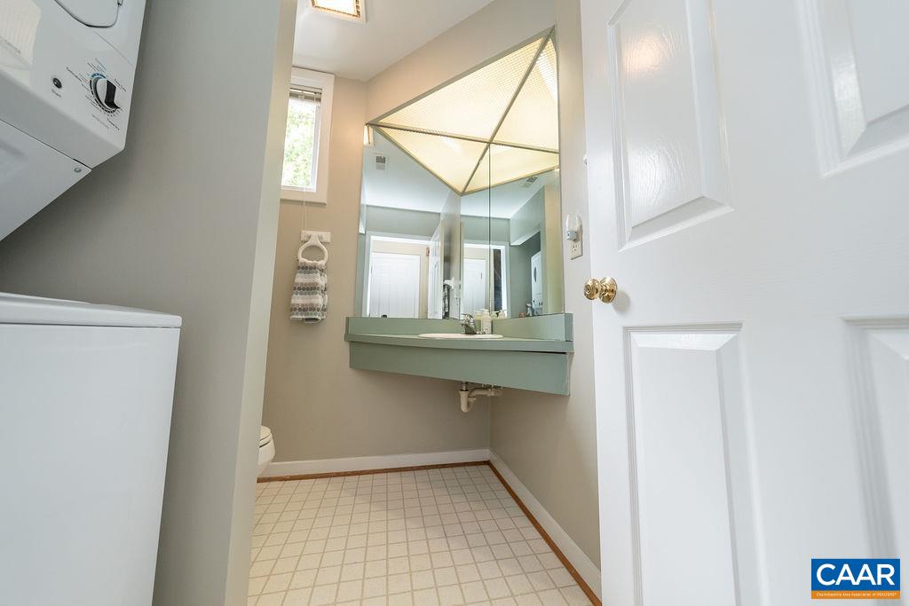 14 BRIARWOOD LN