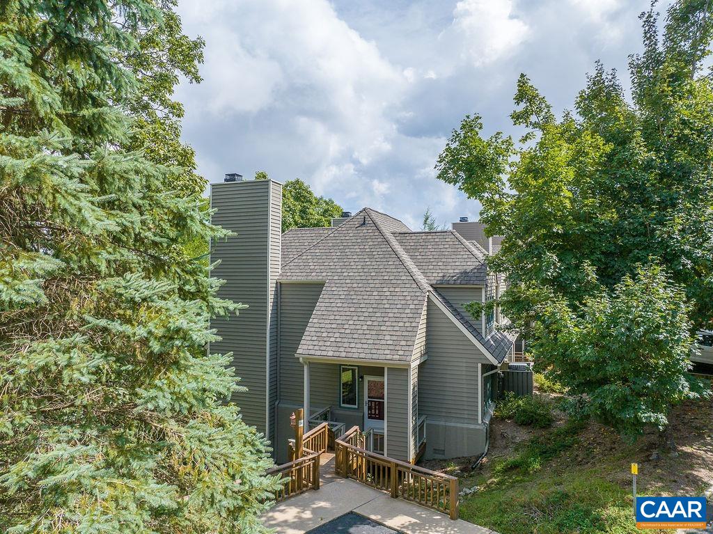 14 BRIARWOOD LN