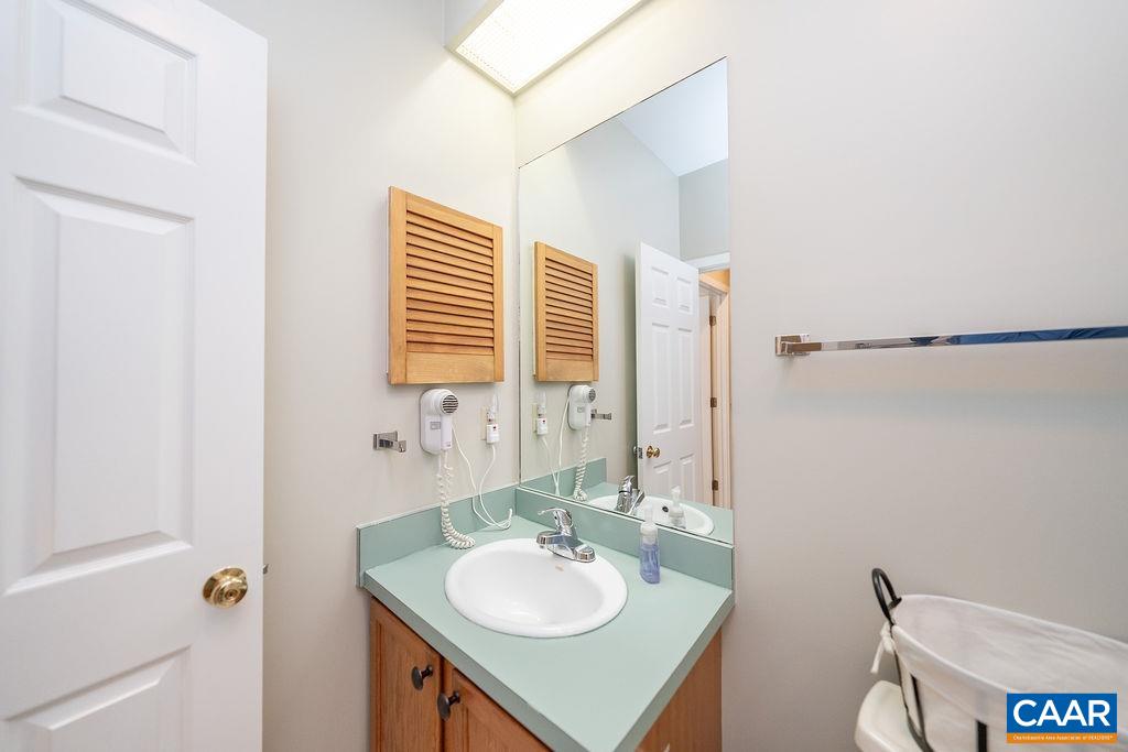 14 BRIARWOOD LN