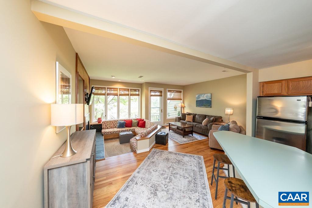 14 BRIARWOOD LN