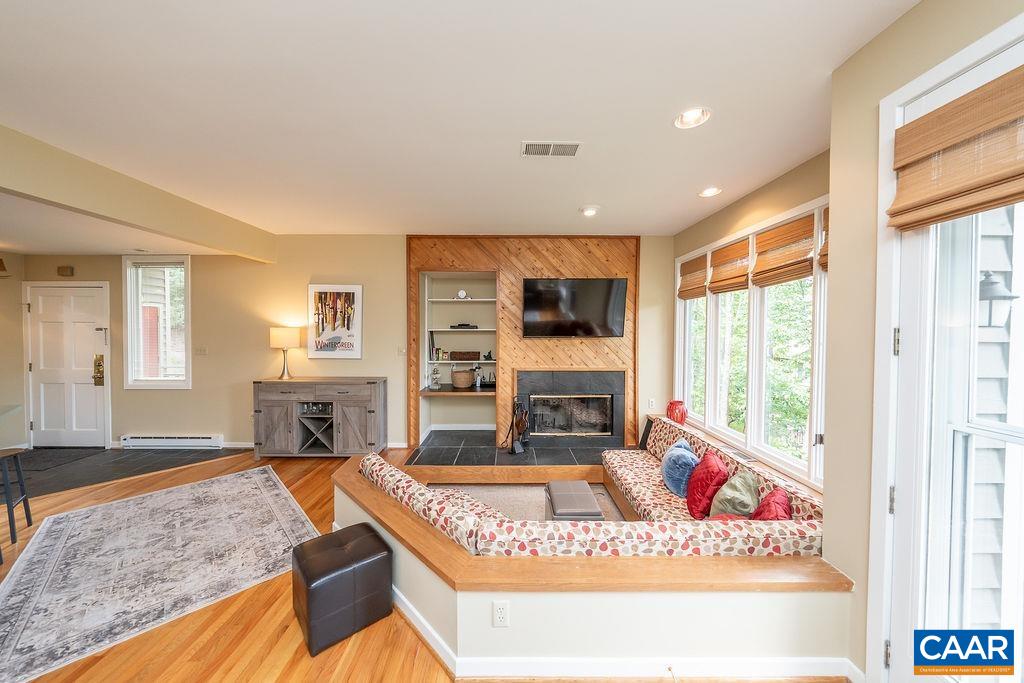 14 BRIARWOOD LN